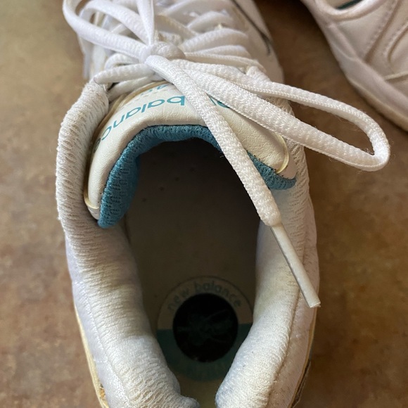 Womens New Balance 546 - Picture 4 of 7